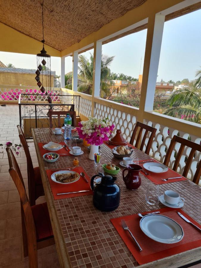 Le Souimanga Bleu Saly Bed and Breakfast Eksteriør billede