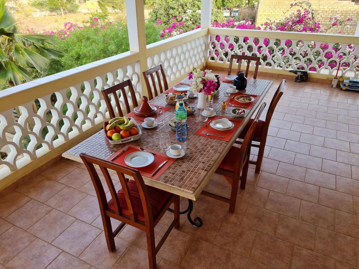 Le Souimanga Bleu Saly Bed and Breakfast Eksteriør billede