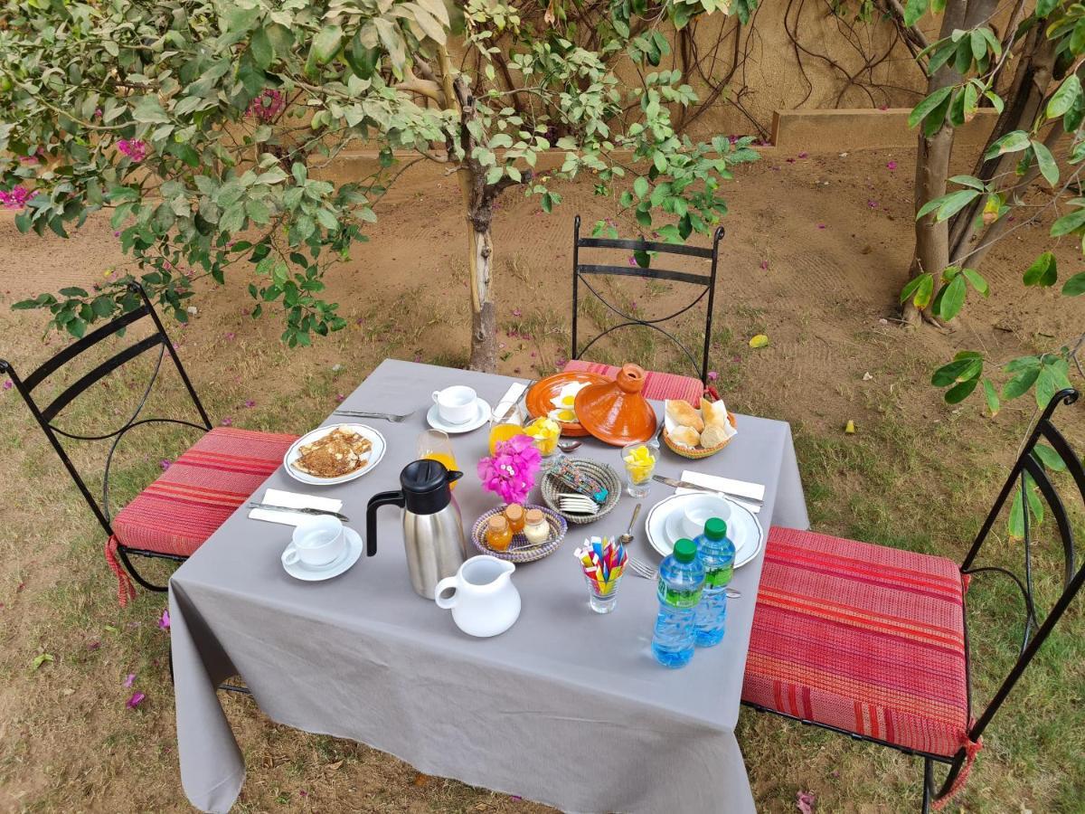Le Souimanga Bleu Saly Bed and Breakfast Eksteriør billede