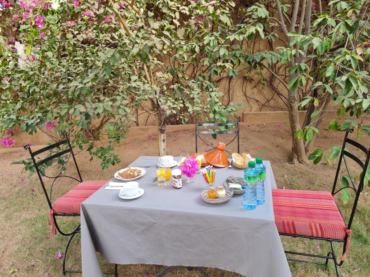Le Souimanga Bleu Saly Bed and Breakfast Eksteriør billede